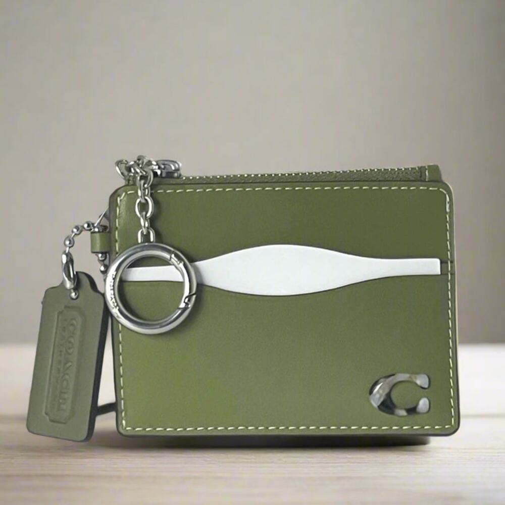 Coach Coachtopia Wavy Zip Card Case CBM04 Olive Leather Key Ring